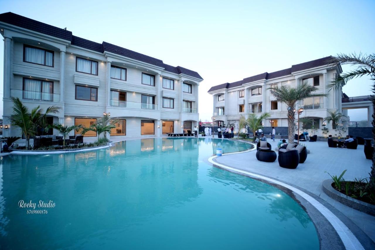 The Imperial Prime Clarks Inn Suites, Bhilwara Екстер'єр фото