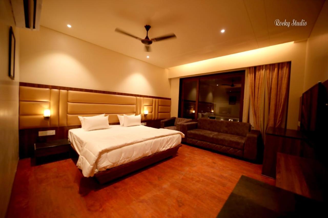 The Imperial Prime Clarks Inn Suites, Bhilwara Екстер'єр фото