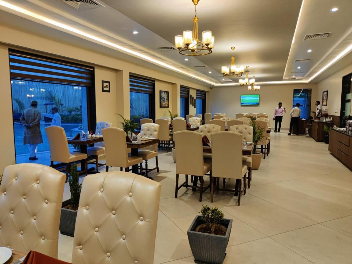 The Imperial Prime Clarks Inn Suites, Bhilwara Екстер'єр фото