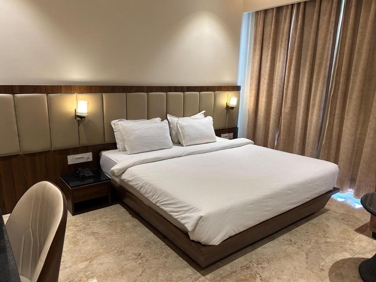 The Imperial Prime Clarks Inn Suites, Bhilwara Екстер'єр фото