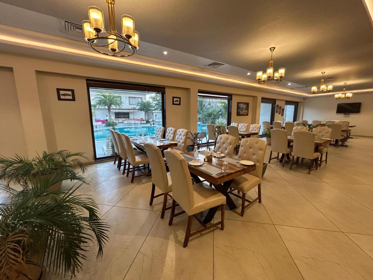 The Imperial Prime Clarks Inn Suites, Bhilwara Екстер'єр фото
