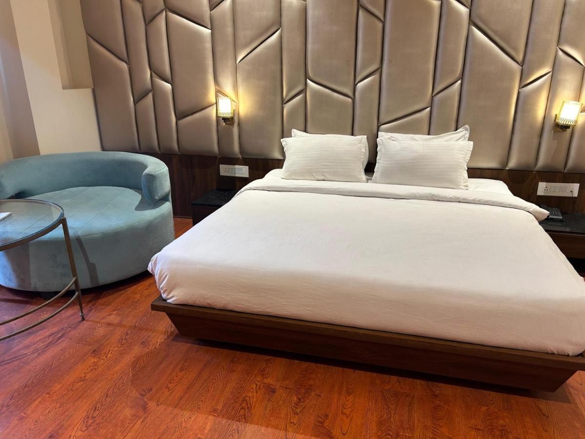 The Imperial Prime Clarks Inn Suites, Bhilwara Екстер'єр фото