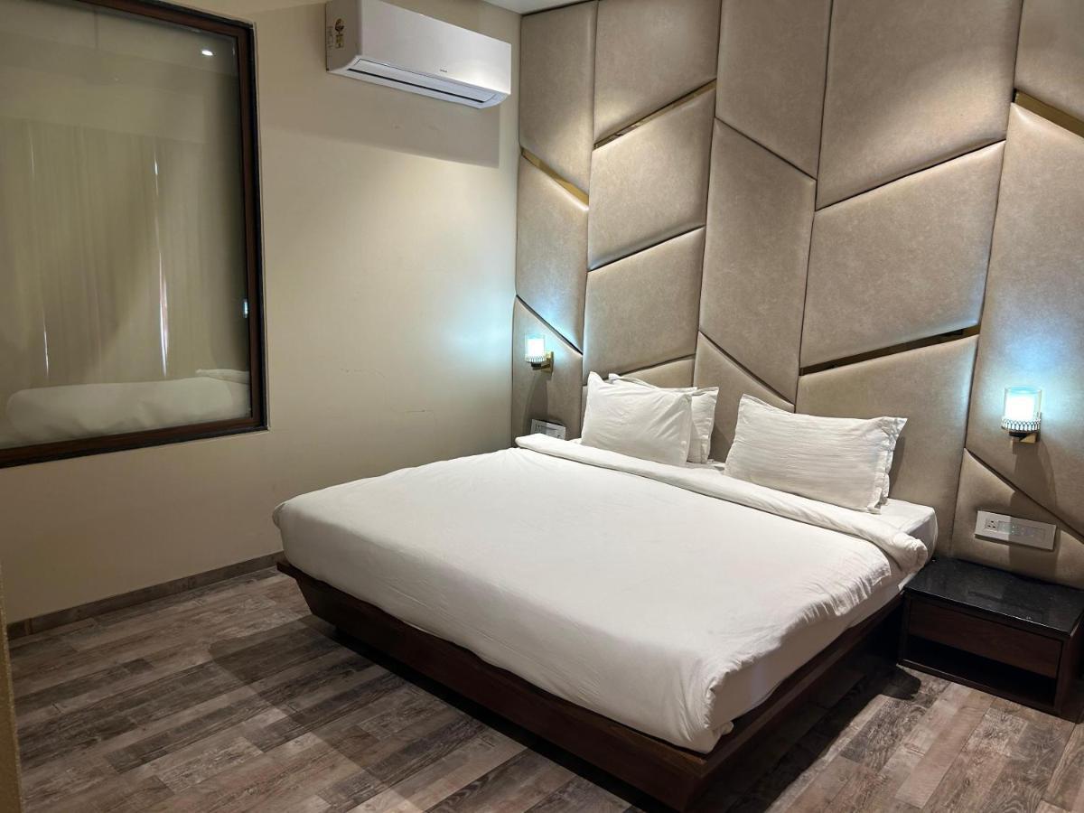 The Imperial Prime Clarks Inn Suites, Bhilwara Екстер'єр фото