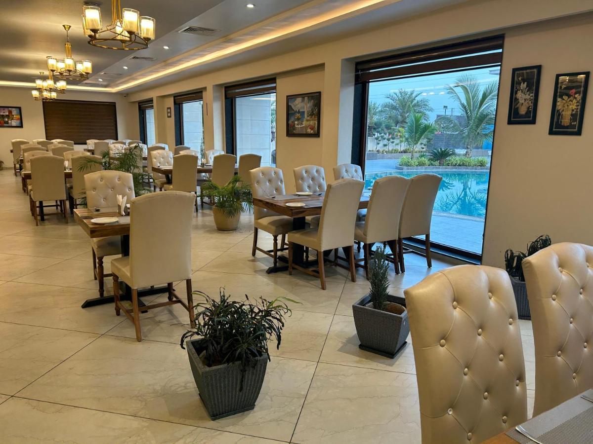 The Imperial Prime Clarks Inn Suites, Bhilwara Екстер'єр фото