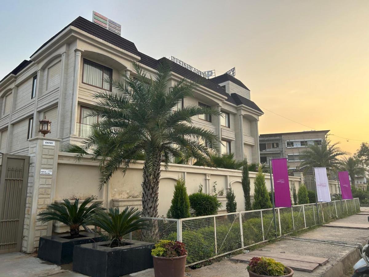 The Imperial Prime Clarks Inn Suites, Bhilwara Екстер'єр фото