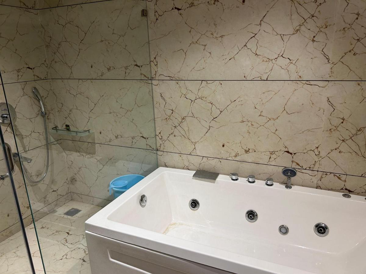 The Imperial Prime Clarks Inn Suites, Bhilwara Екстер'єр фото